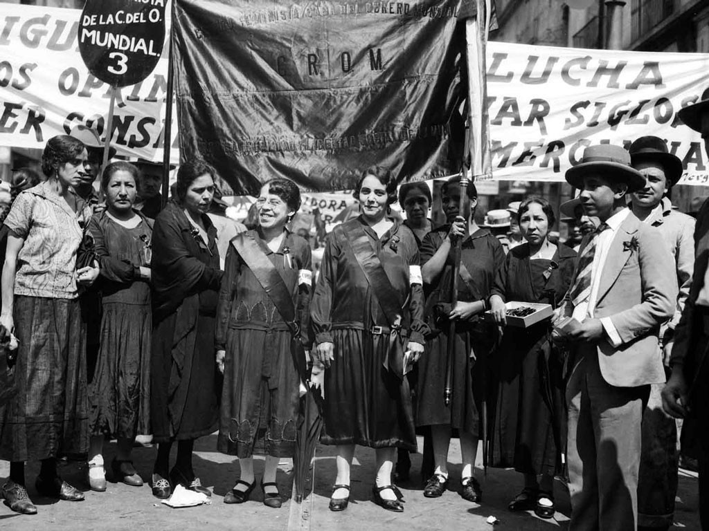 Mujeres en una marcha convocada por los sindicatos
